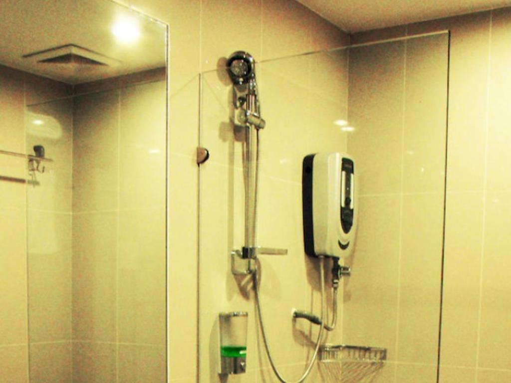 Adel Hotel Kota Kinabalu Kültér fotó